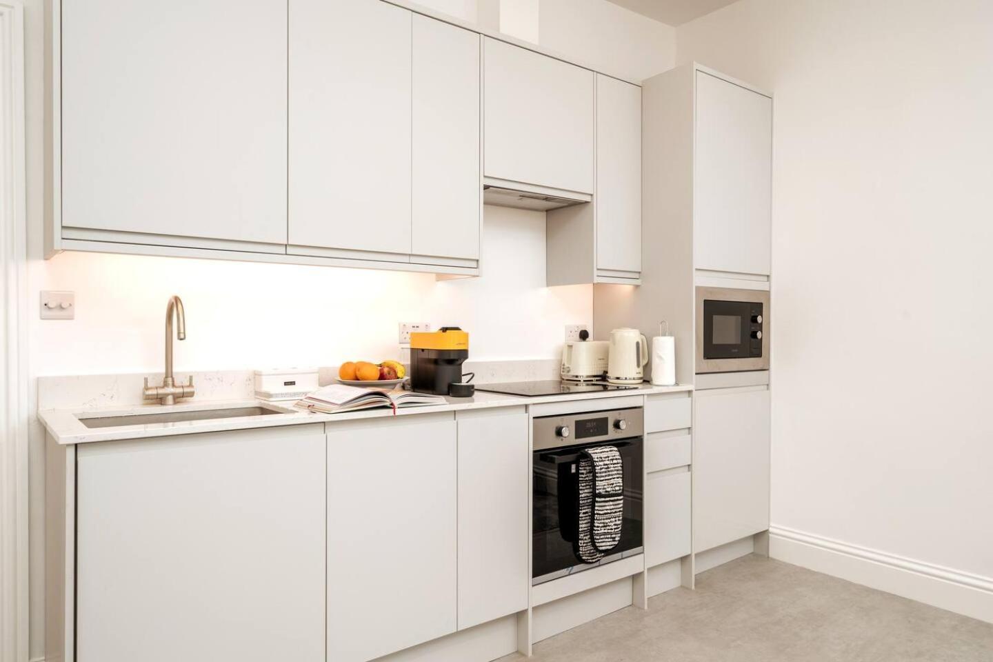 Niru Experience Elegant In Kensington * London