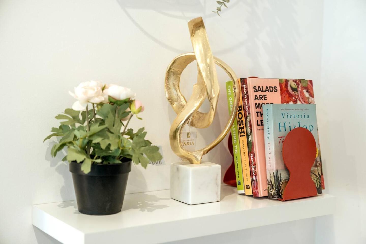 Niru Experience Elegant In Kensington * London